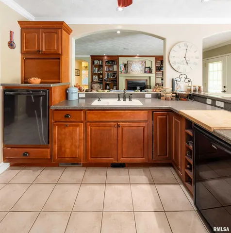 $459,000 | 1300 West Brewster Road, Herrin, IL 62948