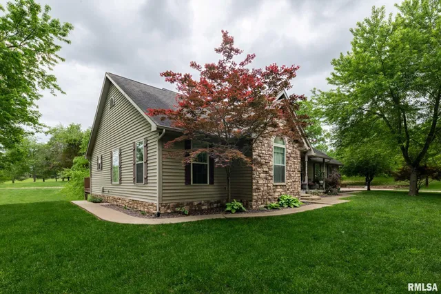 $459,000 | 1300 West Brewster Road, Herrin, IL 62948