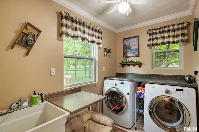 $459,000 | 1300 West Brewster Road, Herrin, IL 62948