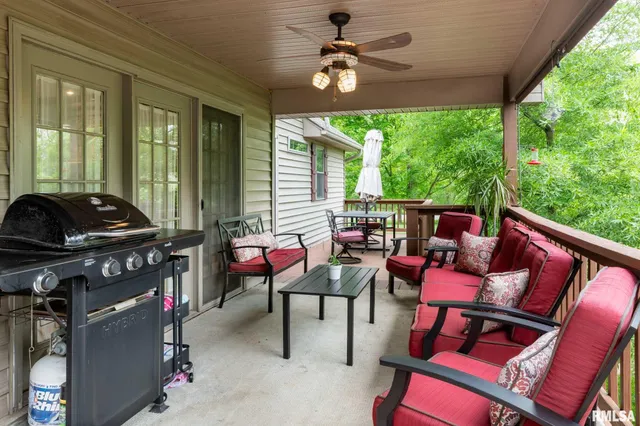 $459,000 | 1300 West Brewster Road, Herrin, IL 62948