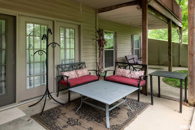 $459,000 | 1300 West Brewster Road, Herrin, IL 62948