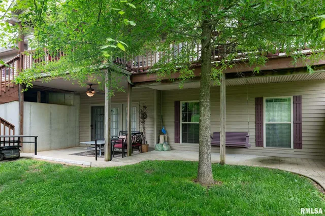 $459,000 | 1300 West Brewster Road, Herrin, IL 62948