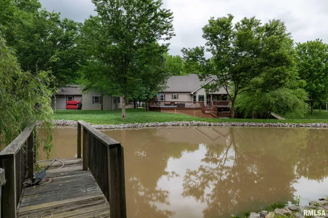 $459,000 | 1300 West Brewster Road, Herrin, IL 62948