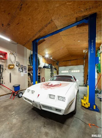 $459,000 | 1300 West Brewster Road, Herrin, IL 62948