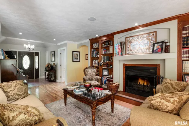 $459,000 | 1300 West Brewster Road, Herrin, IL 62948