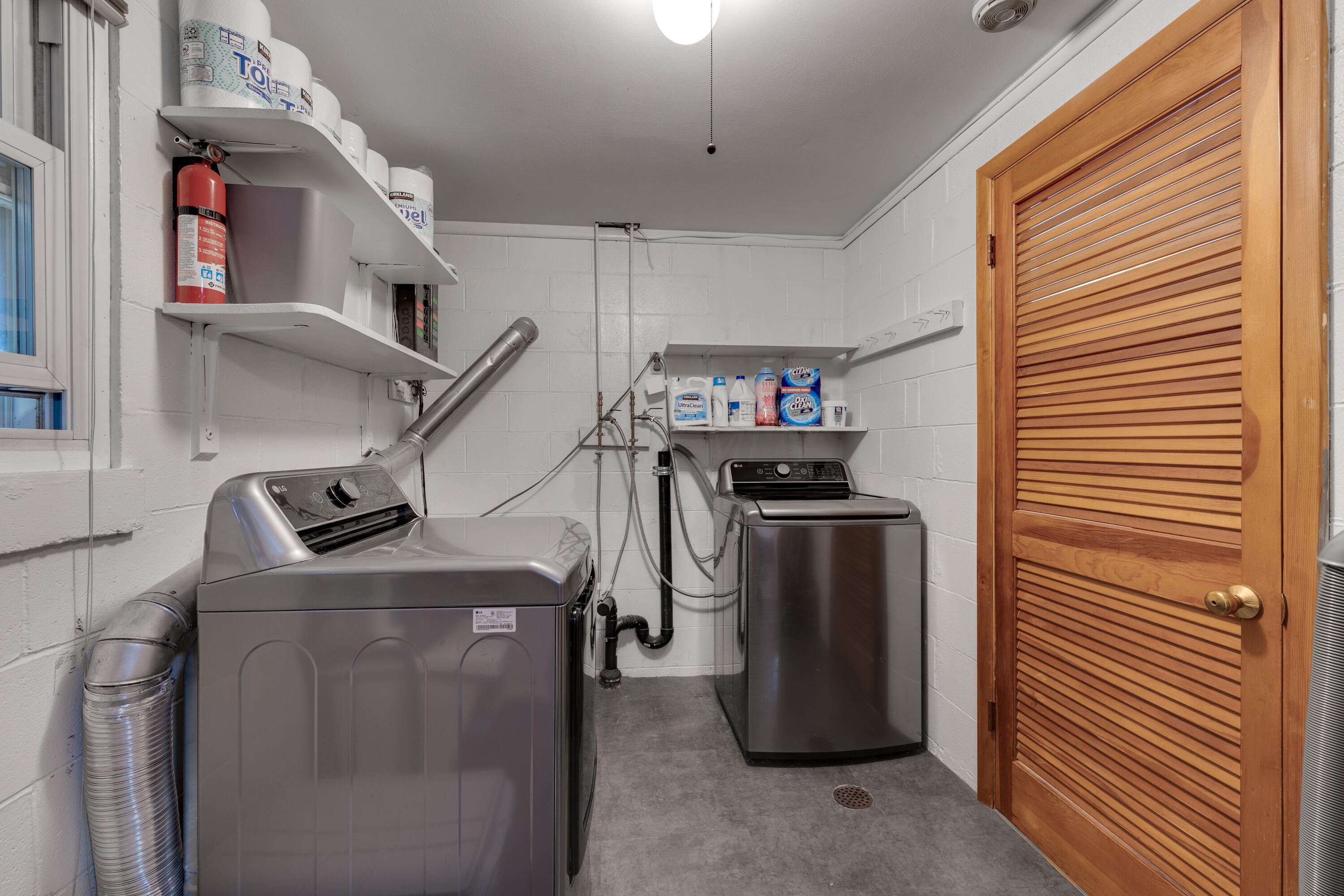 1099 Roche Court Columbus, OH 43229 - Photo 21 of 24 Laundry Room