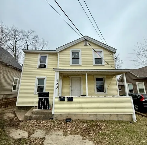 $1,290 | 723 Richards Street, Unit 2, Joliet, IL 60433