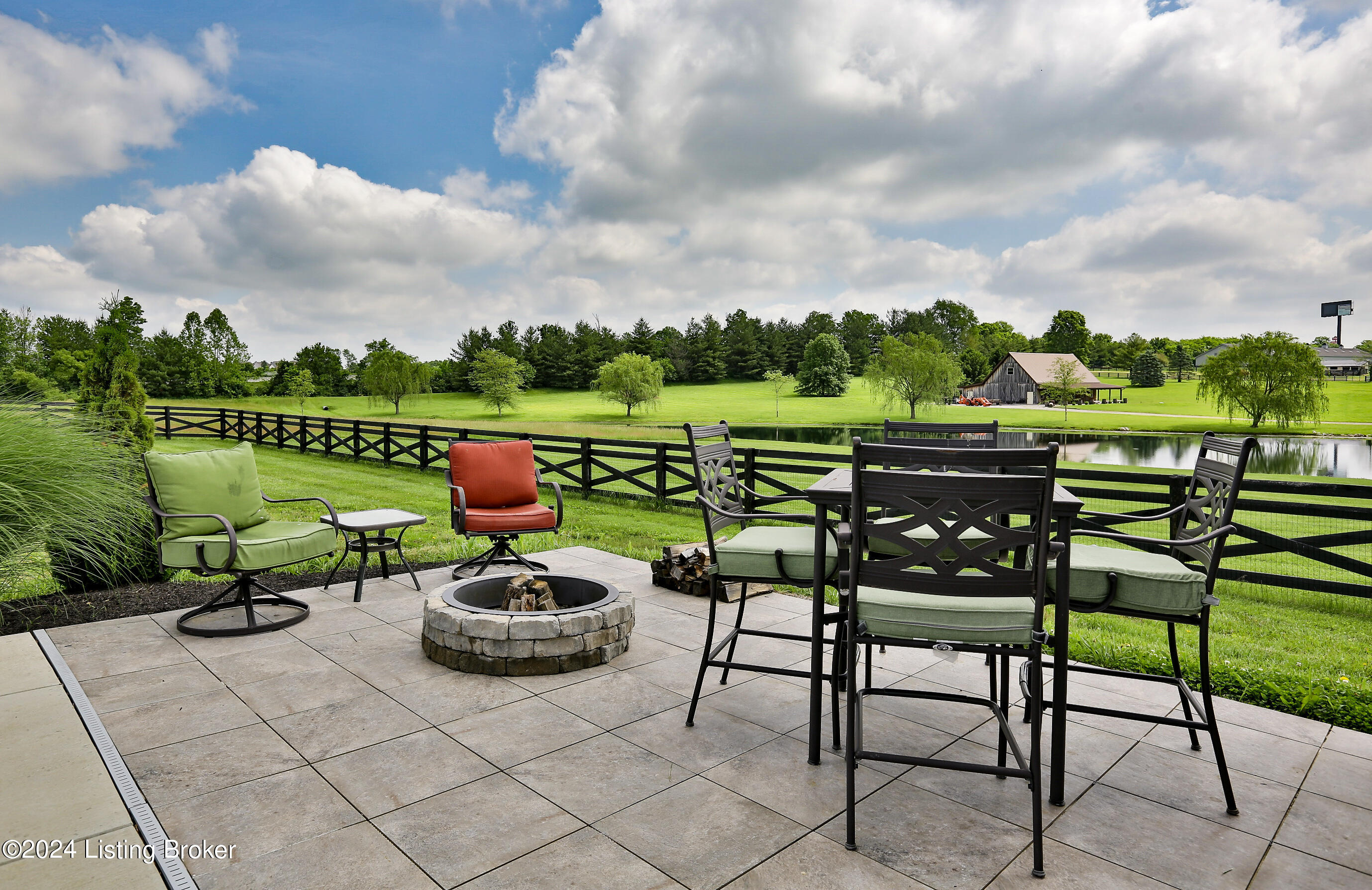 584 Veechdale Road Simpsonville, KY 40067 - Photo 6 of 69 CT6C9896