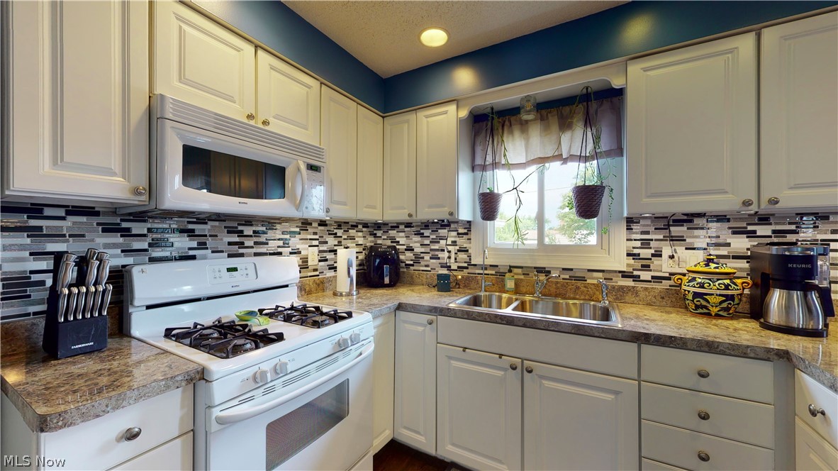 1874 Rush Road Wickliffe, OH 44092 - Photo 17 of 35 Gallery Image 17