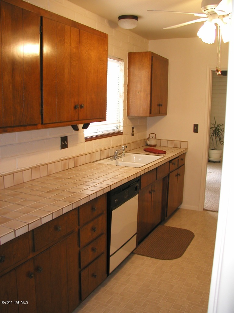 657 West Las Lomitas Road Tucson, AZ 85704 - Photo 4 of 21