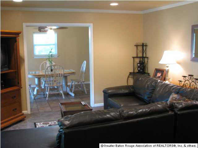 862 Rue Crozat Baton Rouge, LA 70810 - Photo 3 of 14