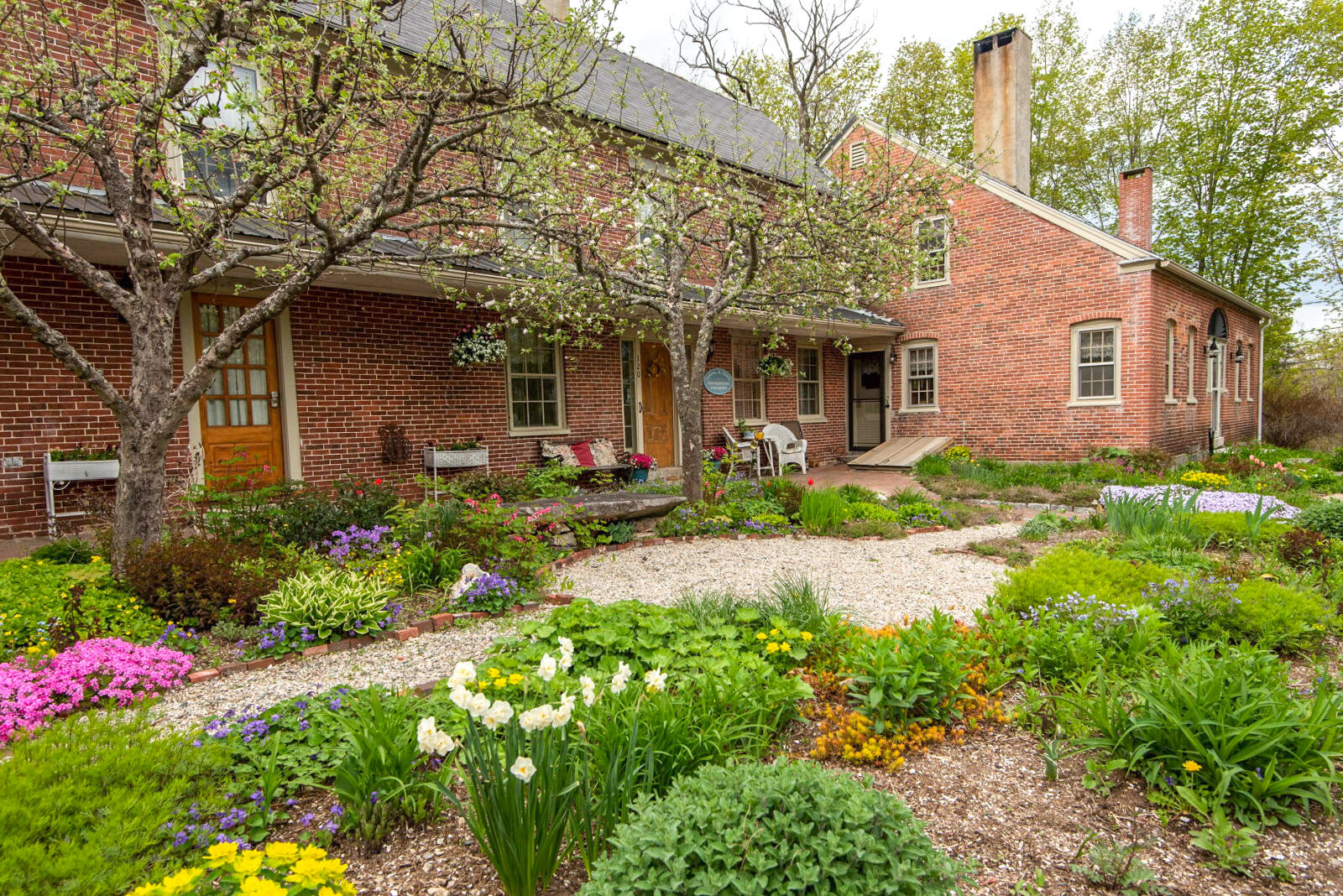 120 North Bridgton Road Bridgton, ME 04009 - Photo 4 of 89 Front Courtyard & 60' covered porch