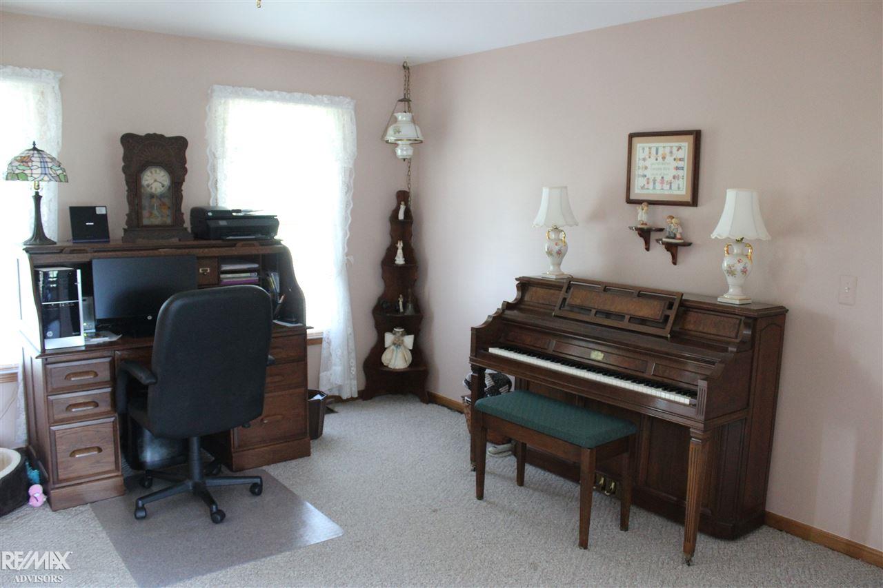 9271 Dolan Road Columbus, MI 48063 - Photo 4 of 27 31297583-3.JPG