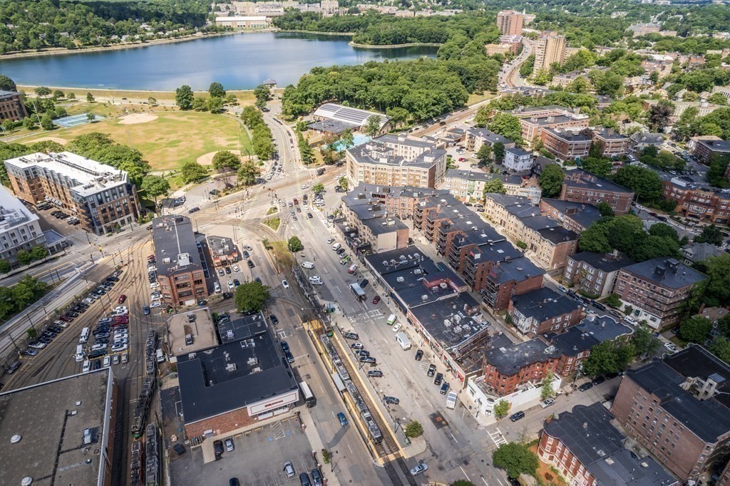 14 Warwick Road, Unit 1 Brookline, MA 02445 - Photo 24 of 29