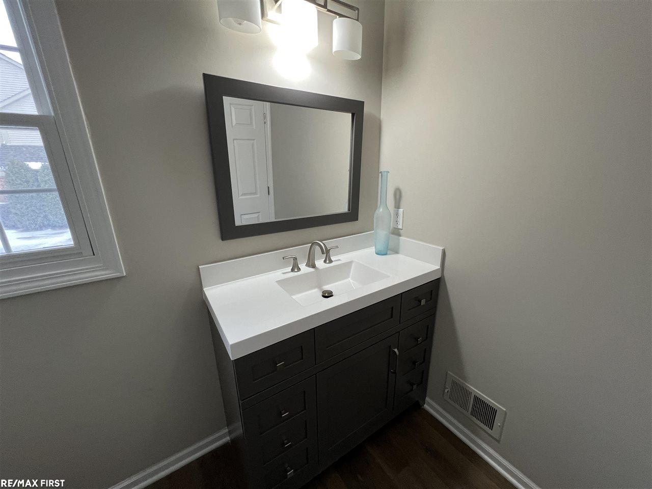 3836 Red Root Road Lake Orion, MI 48360 - Photo 27 of 44 50065848-29.JPG