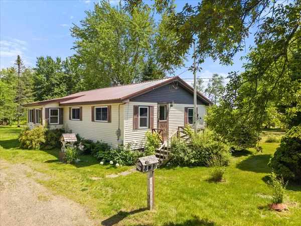 $194,900 | 85 Stillwater Avenue, Orono, ME 04473