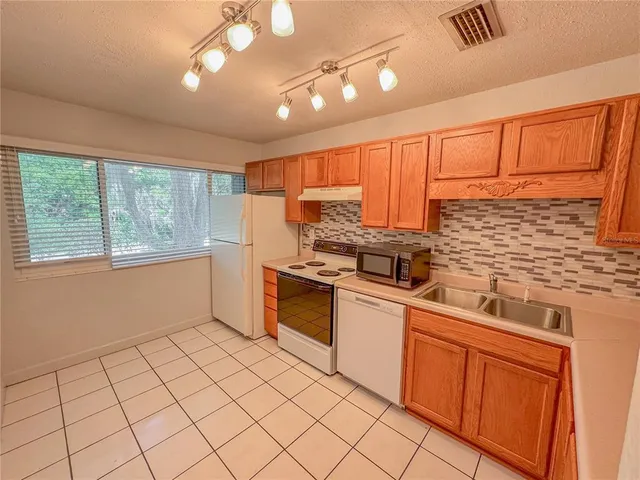 $179,900 | 2710 Southwest 14th Drive, Gainesville, FL 32608