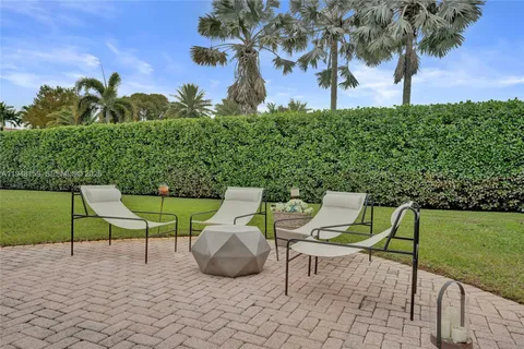 $1,950,000 | 15752 Southwest 15th Street, Davie, FL 33326