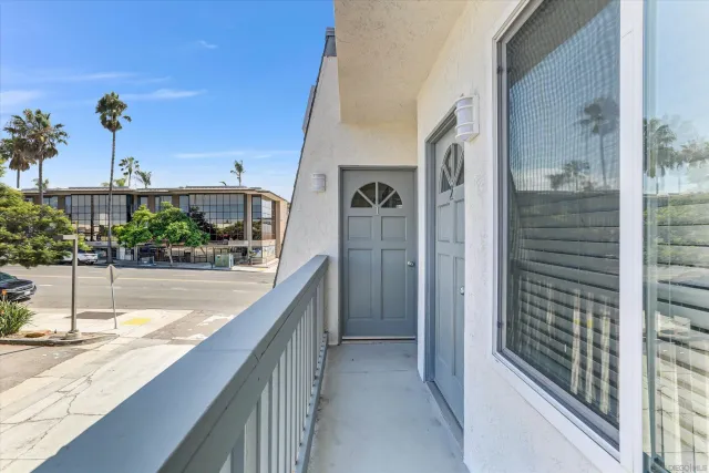 $3,250 | 520 Pearl Street, Unit 2, La Jolla, CA 92037