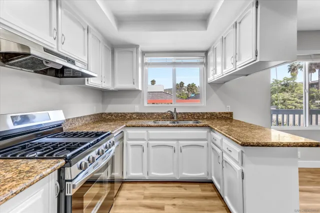 $3,250 | 520 Pearl Street, Unit 2, La Jolla, CA 92037