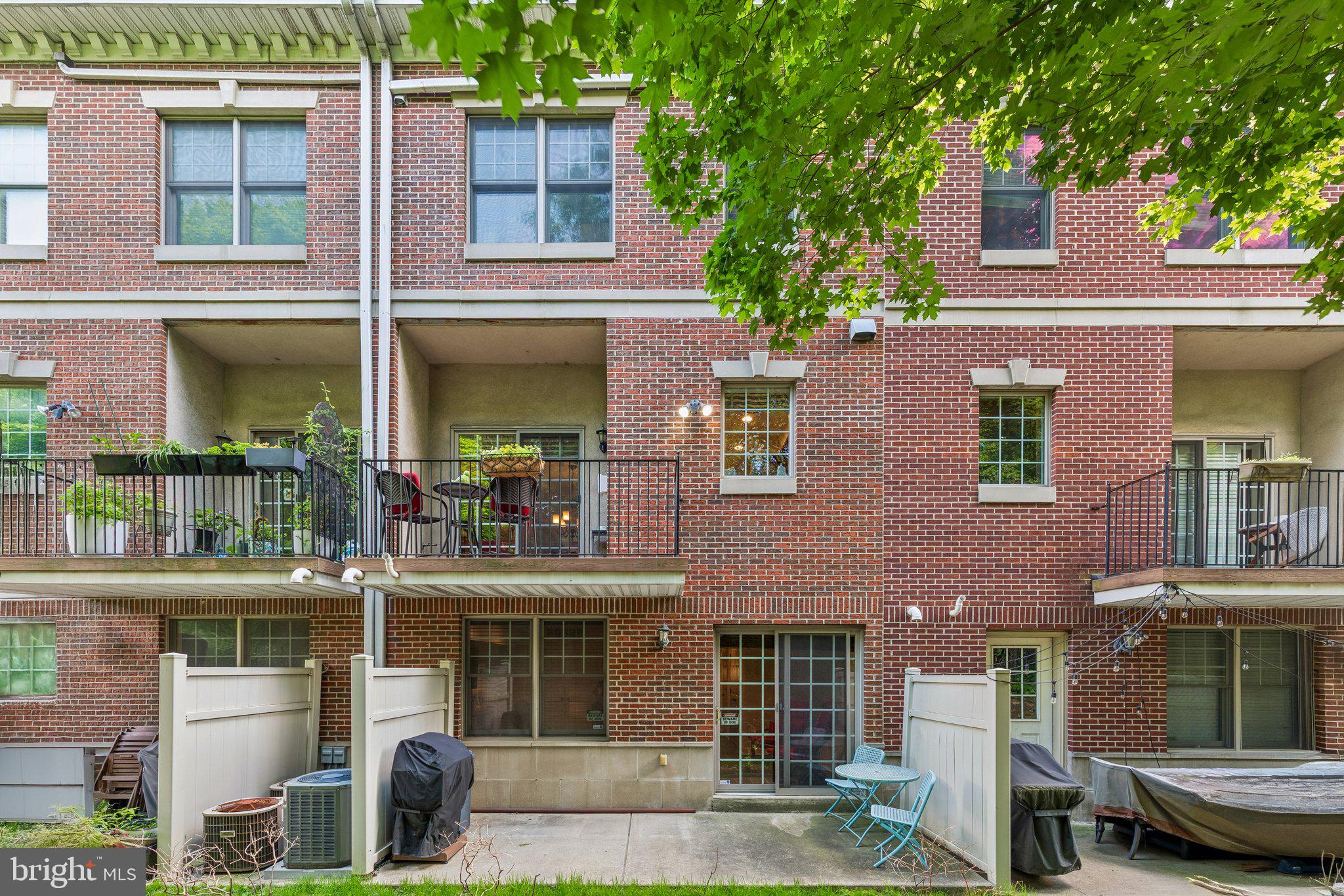 852 Independence Court Philadelphia, PA 19147 - Photo 6 of 31