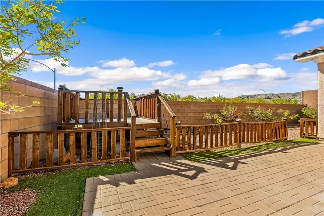 $389,900 | 2341 Thornwood Castle Drive, Laughlin, NV 89029