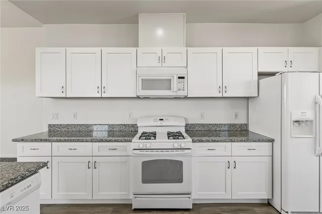 $389,900 | 2341 Thornwood Castle Drive, Laughlin, NV 89029