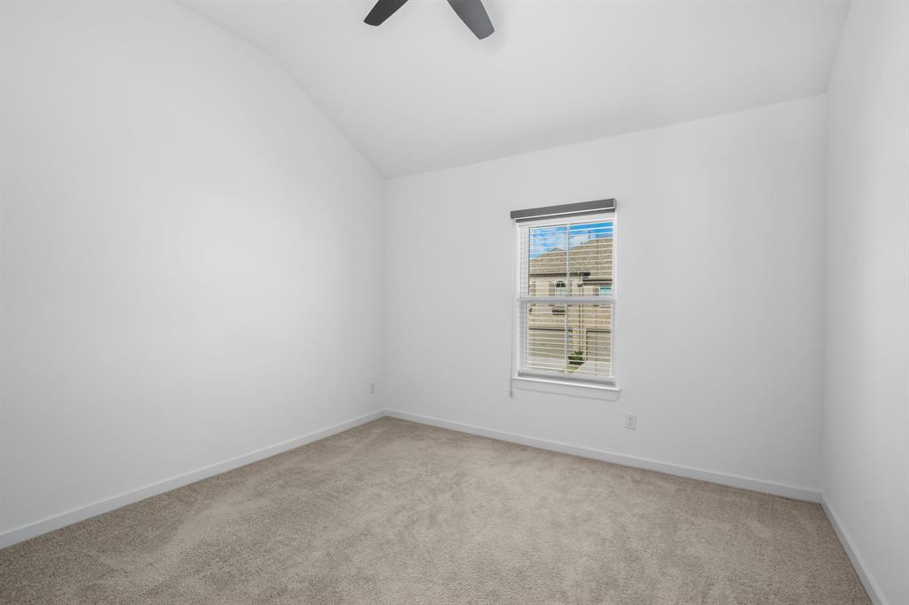 1143 Queensdown Way Forney, TX 75126 - Photo 29 of 40 Secondary bedroom