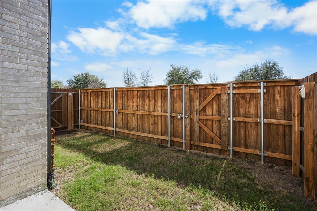 1143 Queensdown Way Forney, TX 75126 - Photo 33 of 40