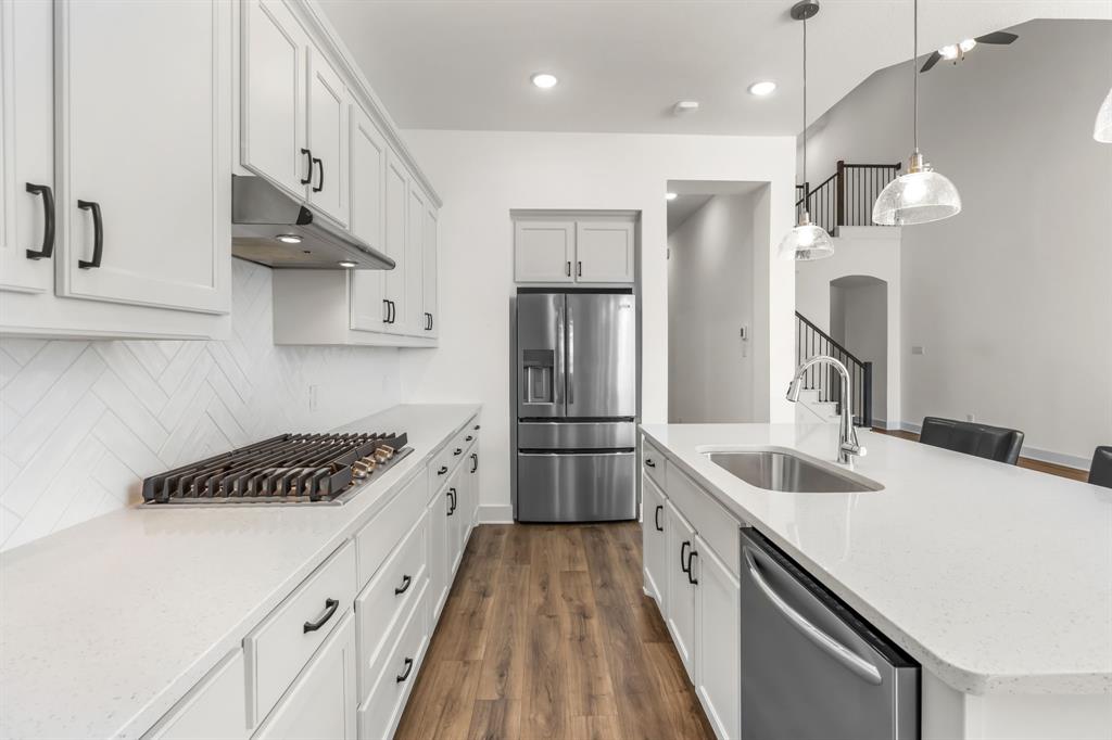 1143 Queensdown Way Forney, TX 75126 - Photo 8 of 40