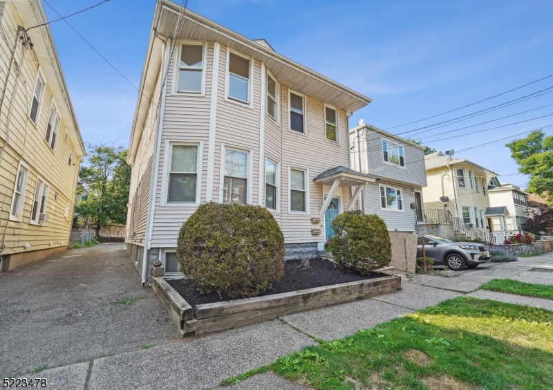 14 Maple Avenue, Montclair, NJ 07042 Compass