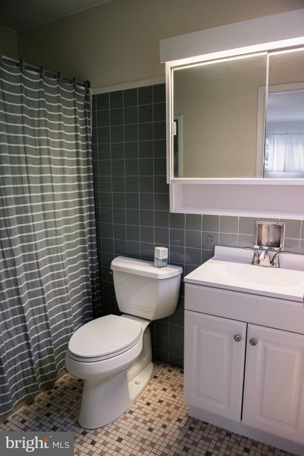 48 Sugarplum Road Levittown, PA 19056 - Photo 30 of 40 Gallery Image 30