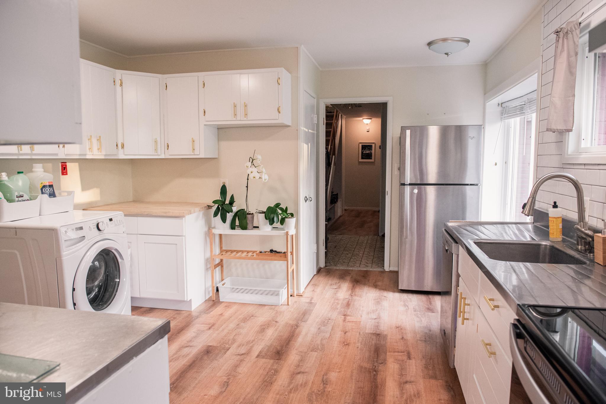 48 Sugarplum Road Levittown, PA 19056 - Photo 6 of 40 Gallery Image 6