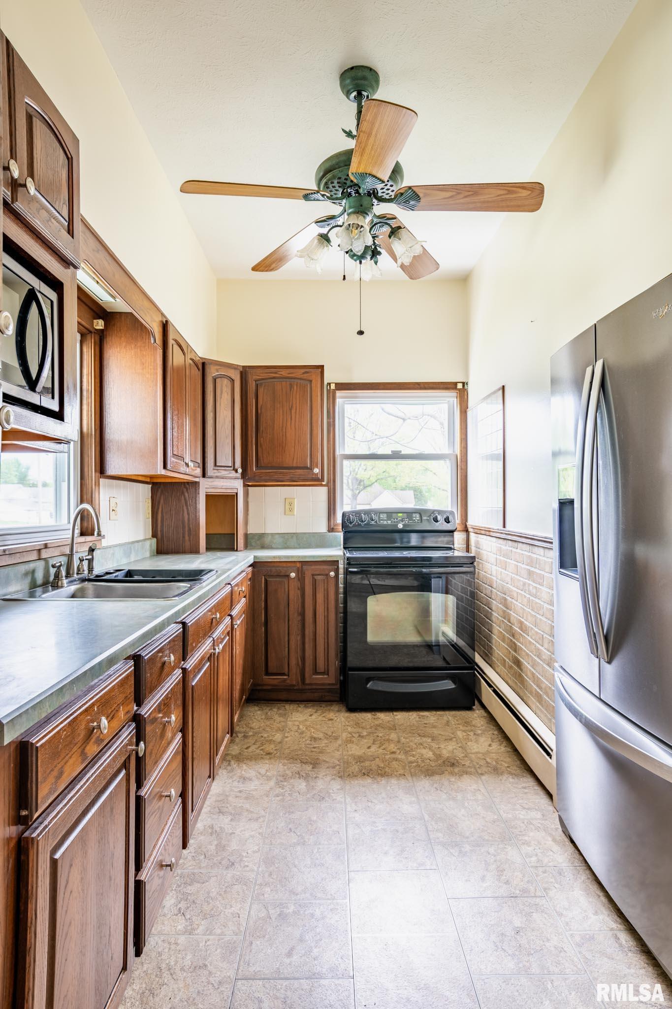 917 South 11th Street Herrin, IL 62948 - Photo 15 of 25