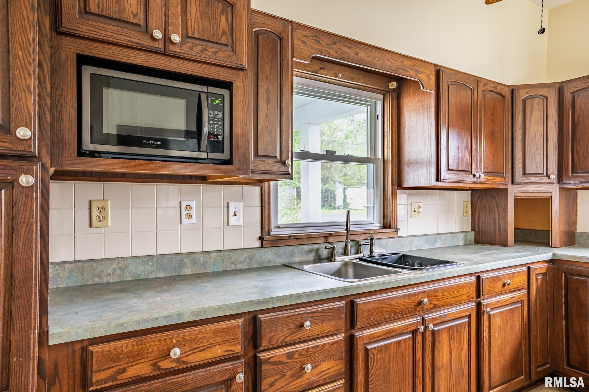 917 South 11th Street Herrin, IL 62948 - Photo 16 of 25