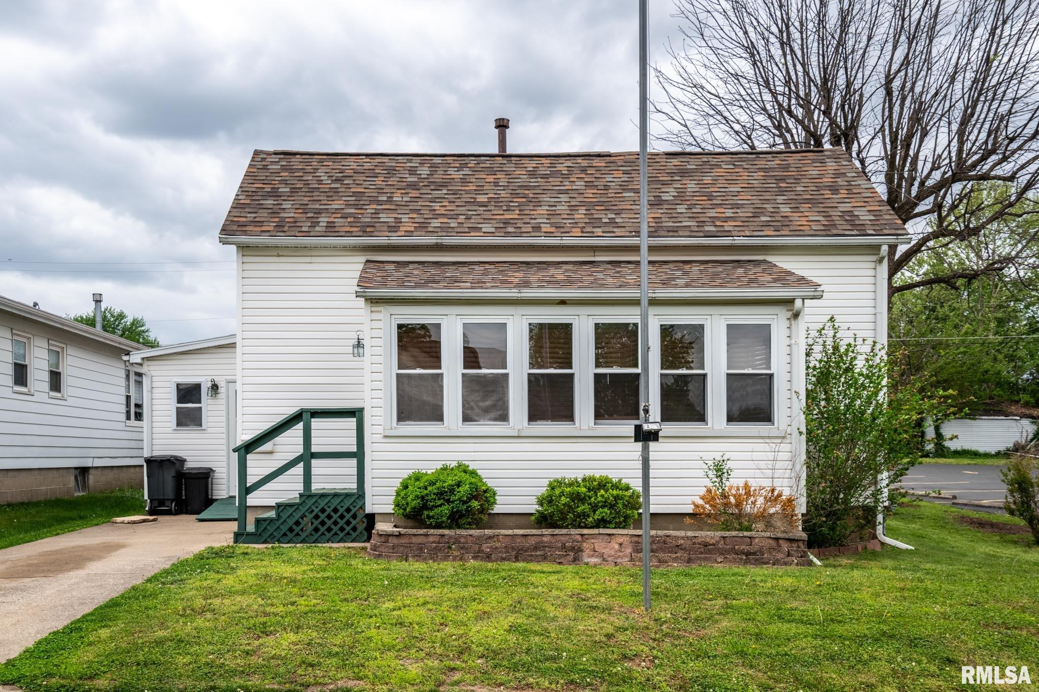 917 South 11th Street Herrin, IL 62948 - Photo 2 of 25