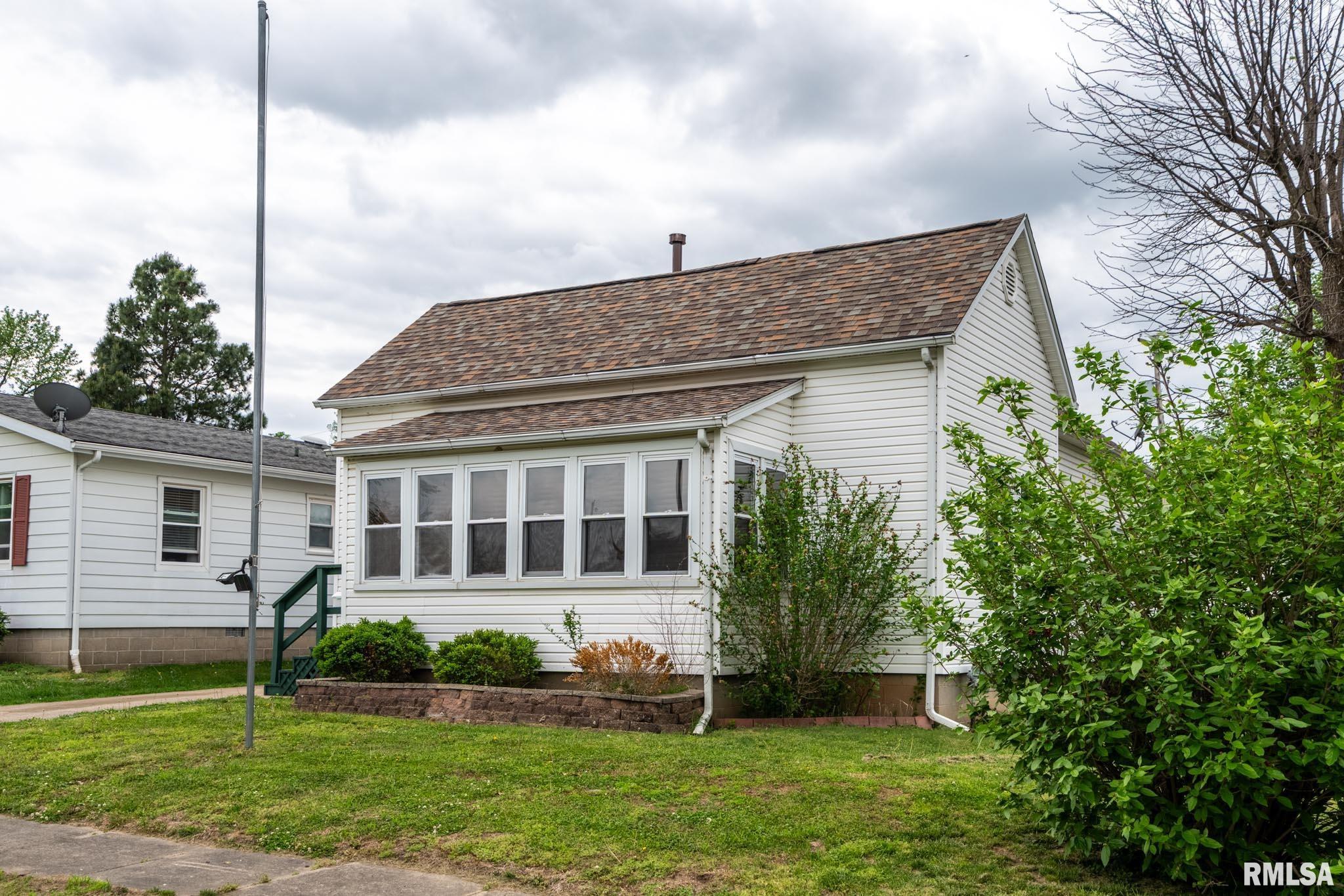 917 South 11th Street Herrin, IL 62948 - Photo 3 of 25