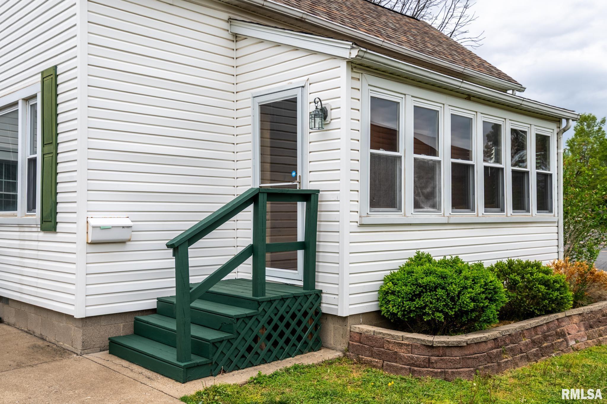 917 South 11th Street Herrin, IL 62948 - Photo 4 of 25