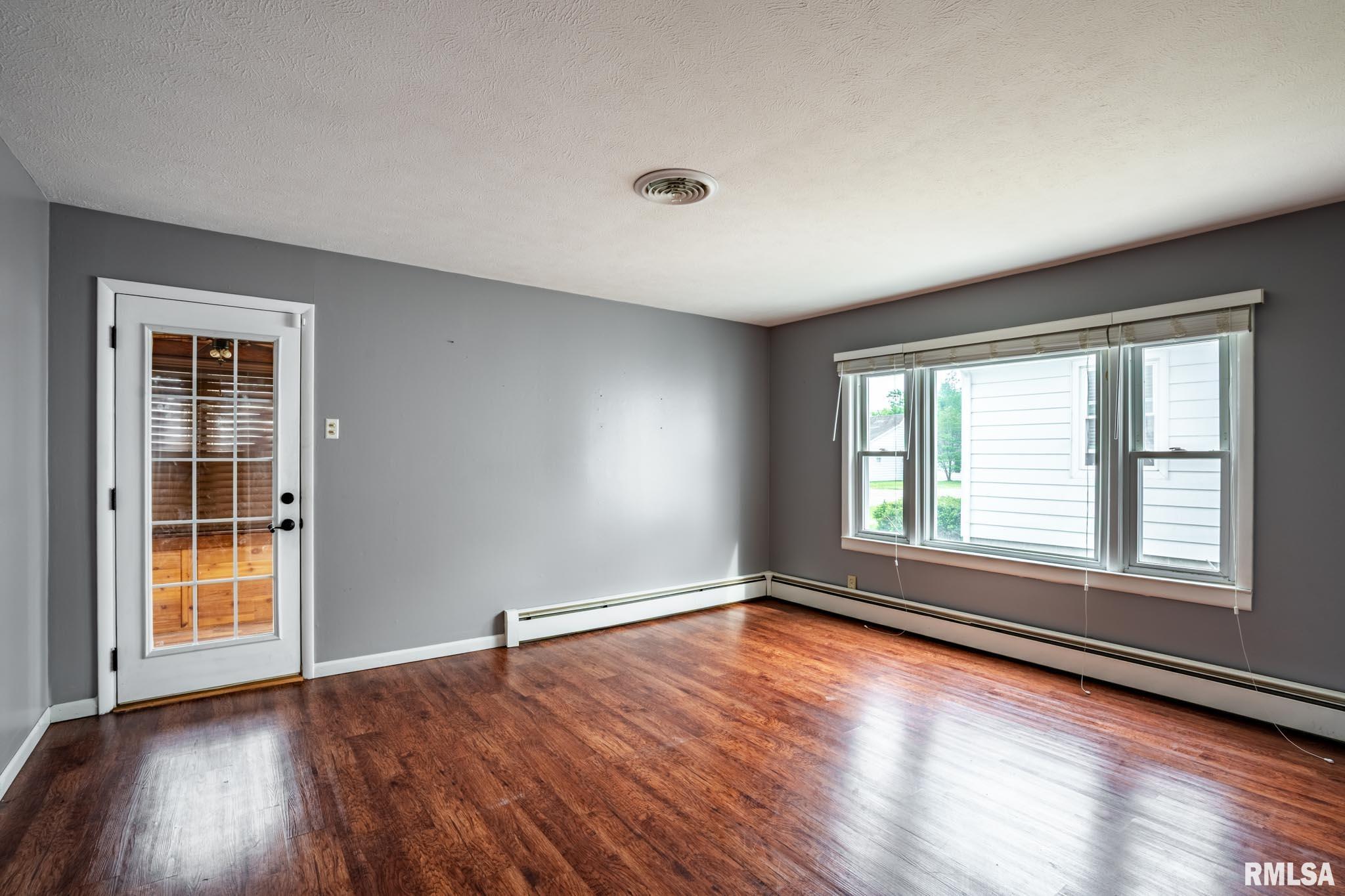 917 South 11th Street Herrin, IL 62948 - Photo 6 of 25