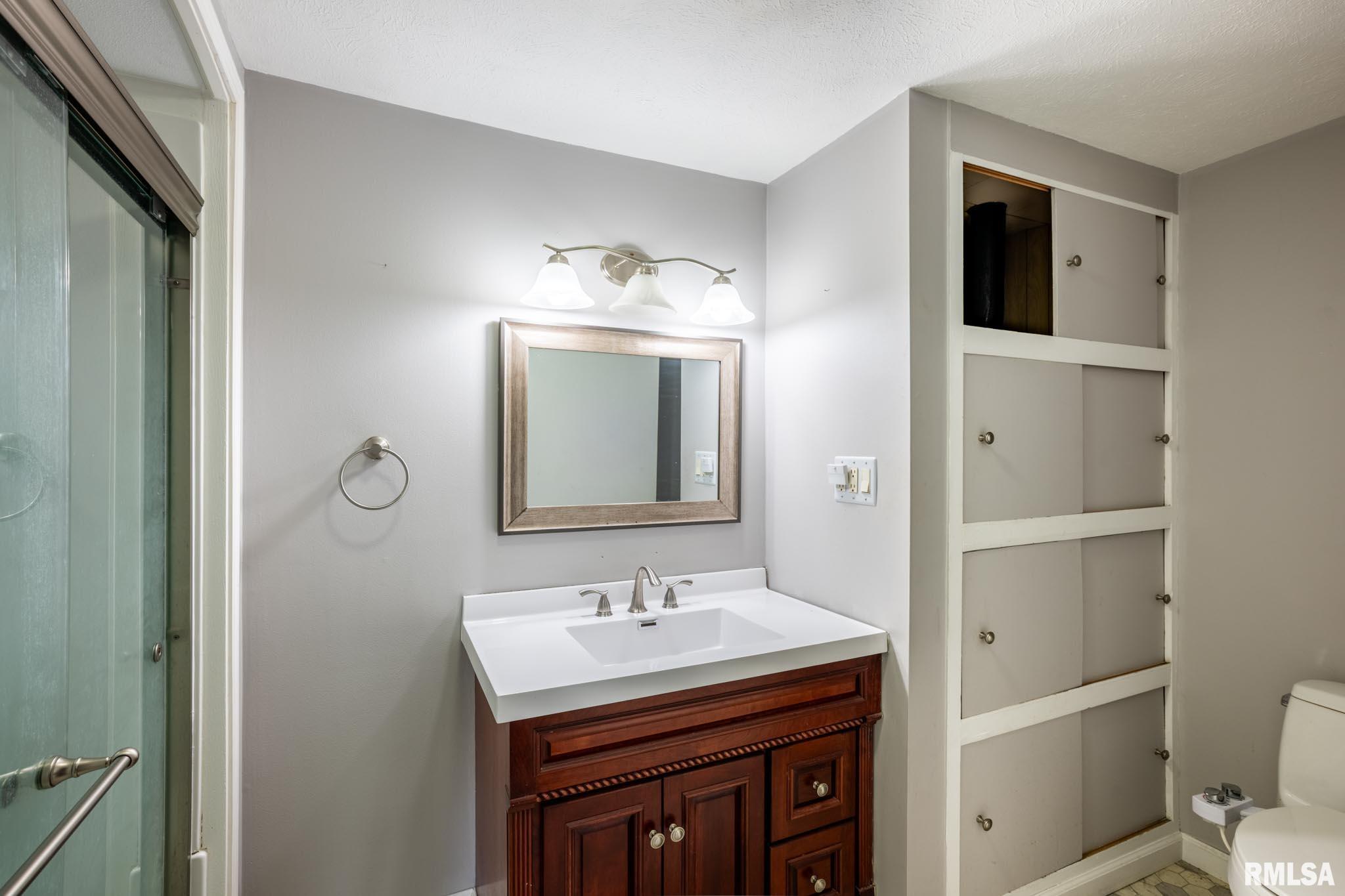 917 South 11th Street Herrin, IL 62948 - Photo 10 of 25