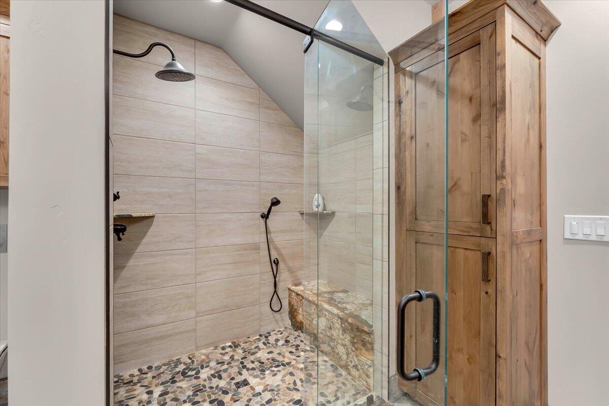 8499 Simmons Road Redding, CA 96001 - Photo 20 of 33 21-8499 Simmons Rd - 070926I-13