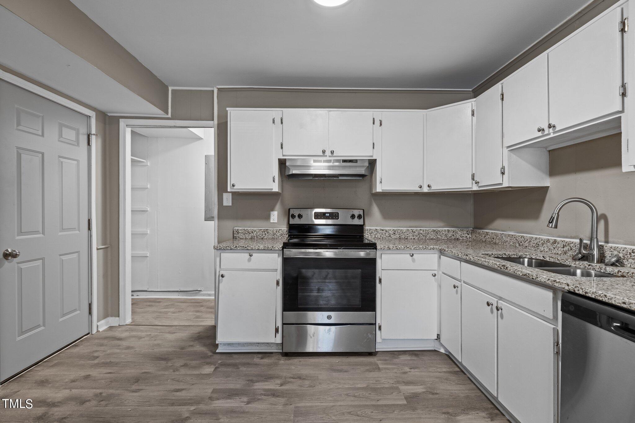 608 Essington Place Raleigh, NC 27603 - Photo 11 of 43 15-web-or-mls-8Y3A0178