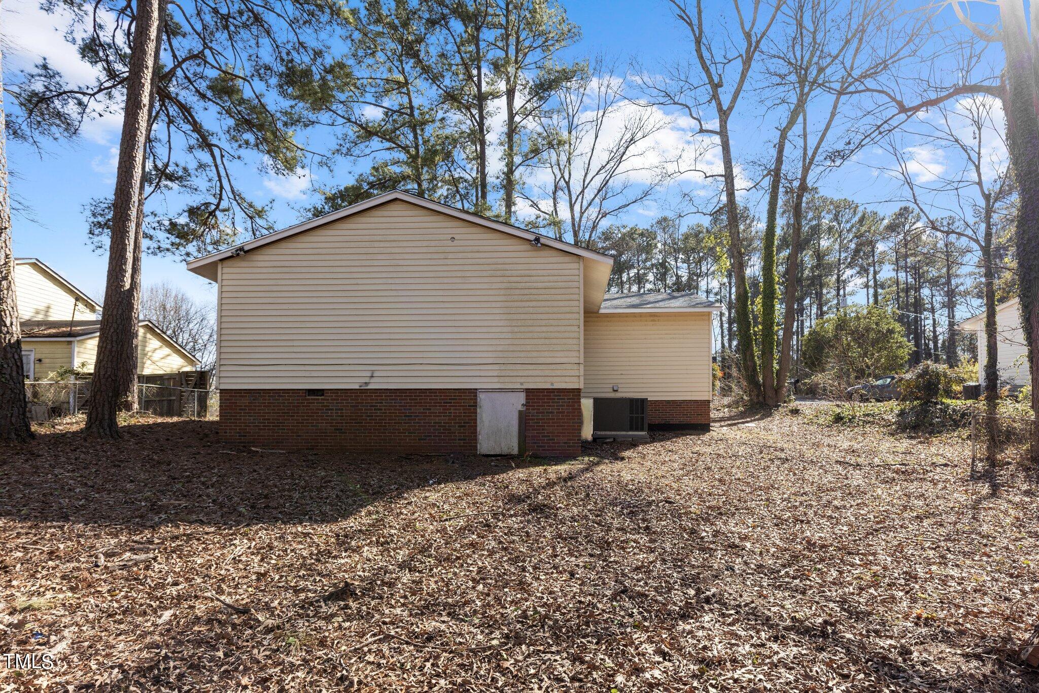 608 Essington Place Raleigh, NC 27603 - Photo 35 of 43 39-web-or-mls-8Y3A0306-2