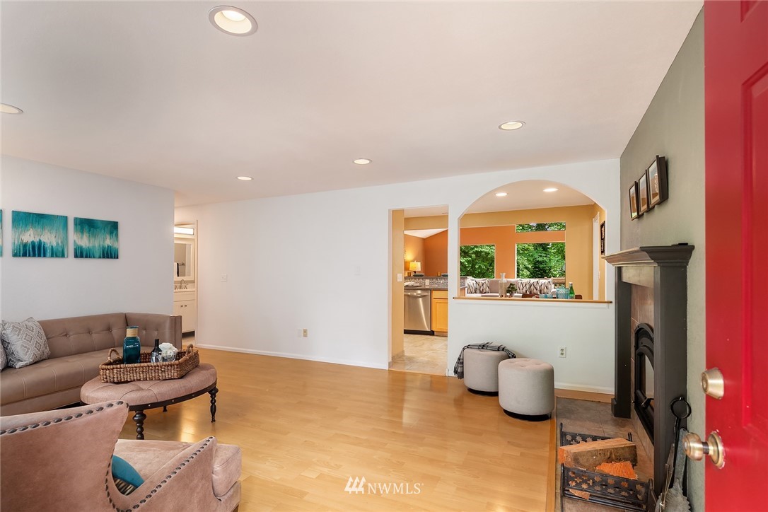 17317 Southeast 149th Street Renton, WA 98059 - Photo 3 of 20 Gallery Image 3