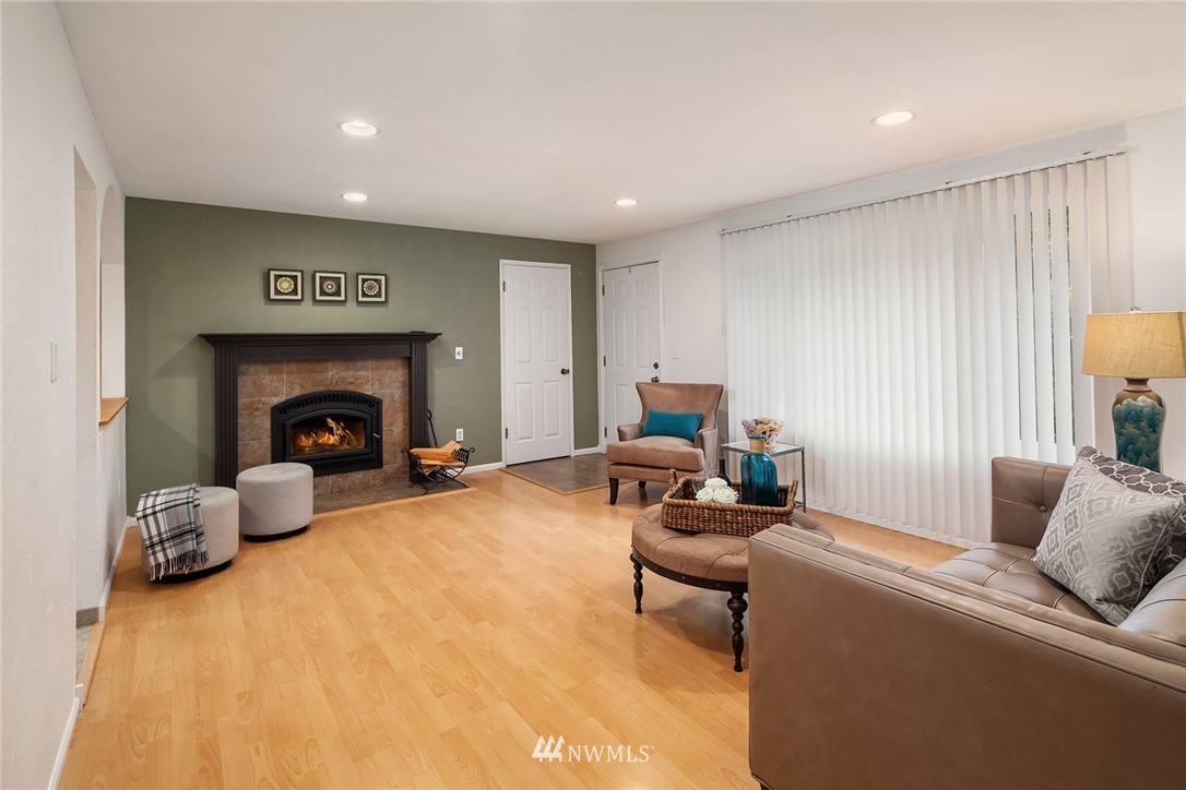 17317 Southeast 149th Street Renton, WA 98059 - Photo 4 of 20 Gallery Image 4