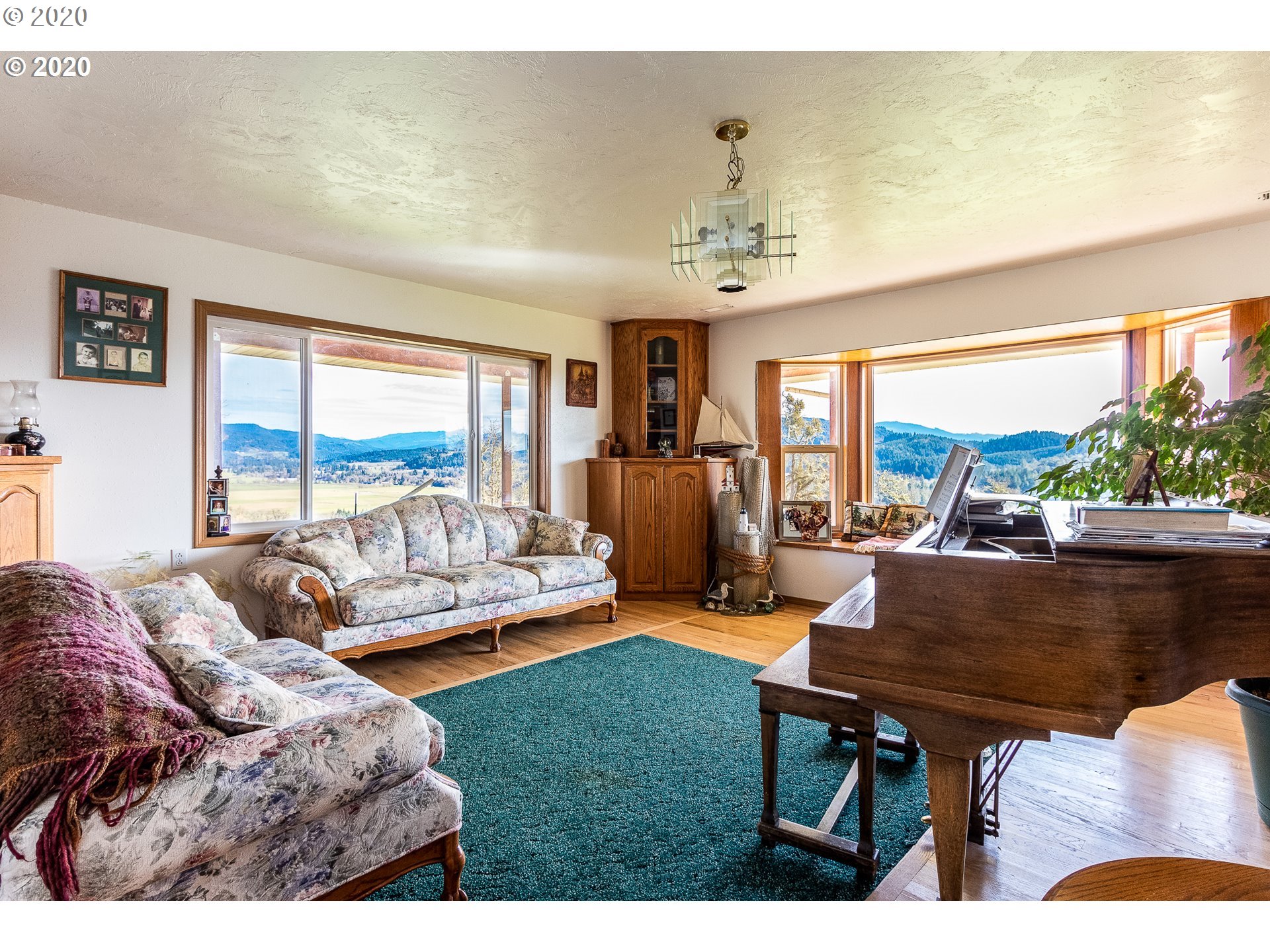 14700 North Bank Road Roseburg, OR 97470 - Photo 12 of 30 Gallery Image 12