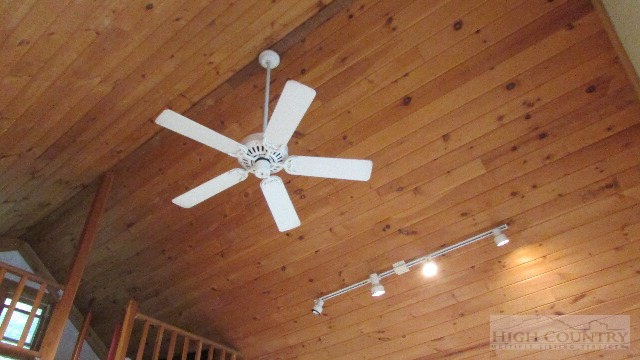 536 Bluestone Wild Road Banner Elk, NC 28604 - Photo 4 of 25 Gallery Image 4