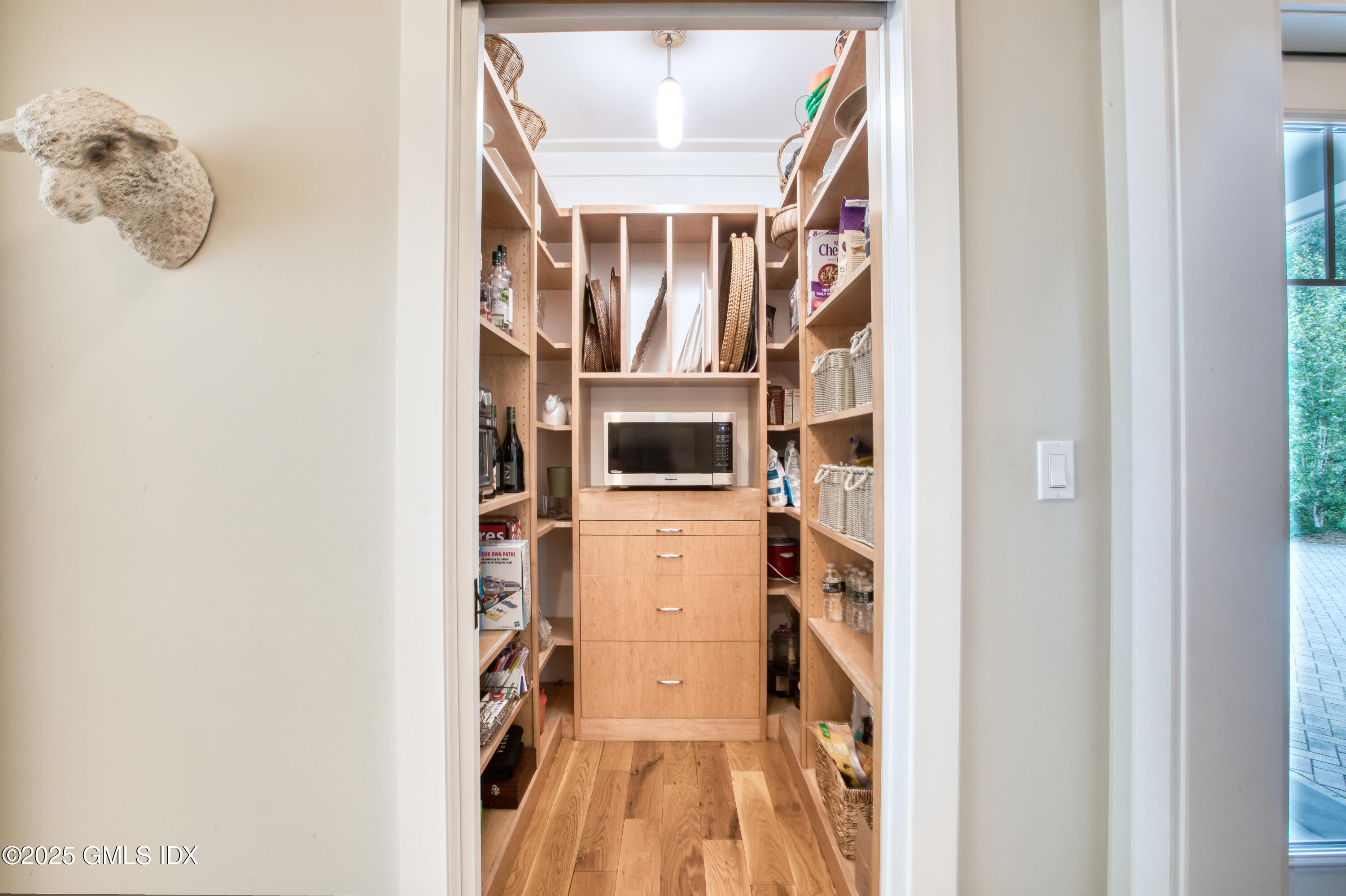 507 River Road Cos Cob, CT 06807 - Photo 13 of 36 864A8300-13