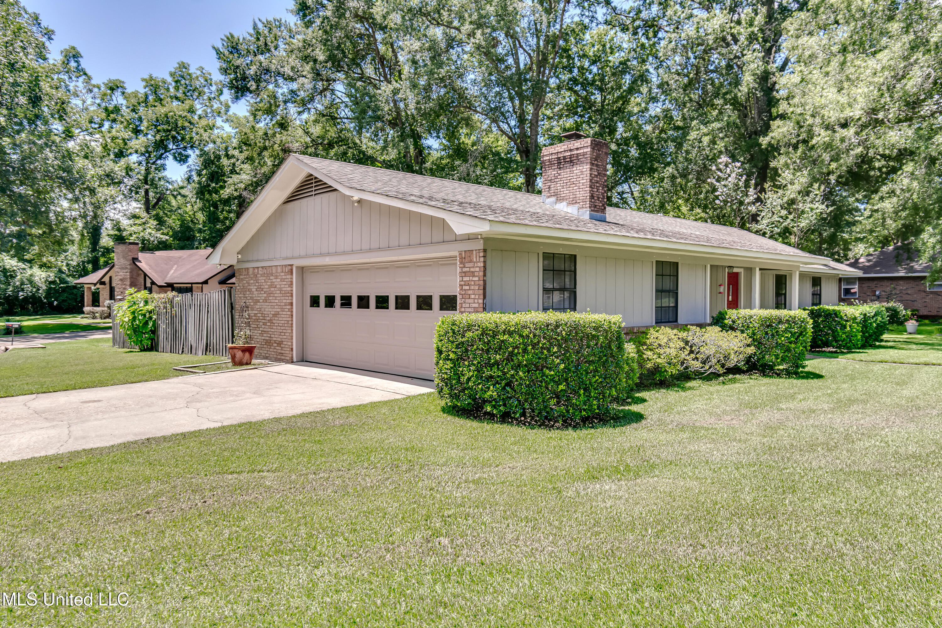 103 Middle Ridge Drive Florence, MS 39073 - Photo 7 of 62 103 Middle Ridge Dr-7