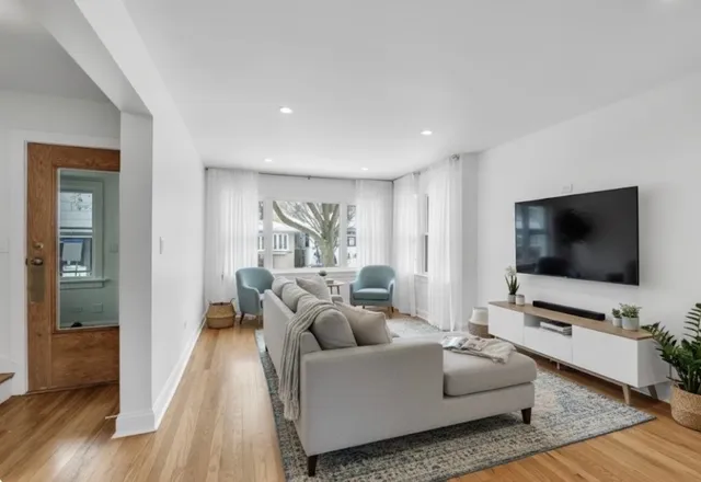 $649,000 | 511 Highland Avenue, Oak Park, IL 60304